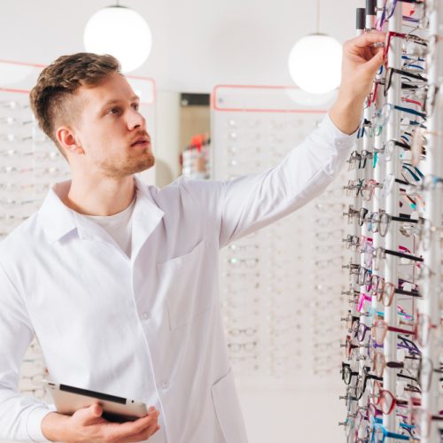 Optik Mağazalarında Stok Yönetimi Nasıl Daha Verimli Yapılır?